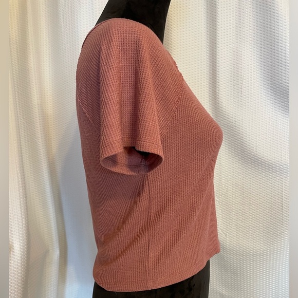 American Eagle mauve short sleeve crop top size medium - Picture 4 of 7